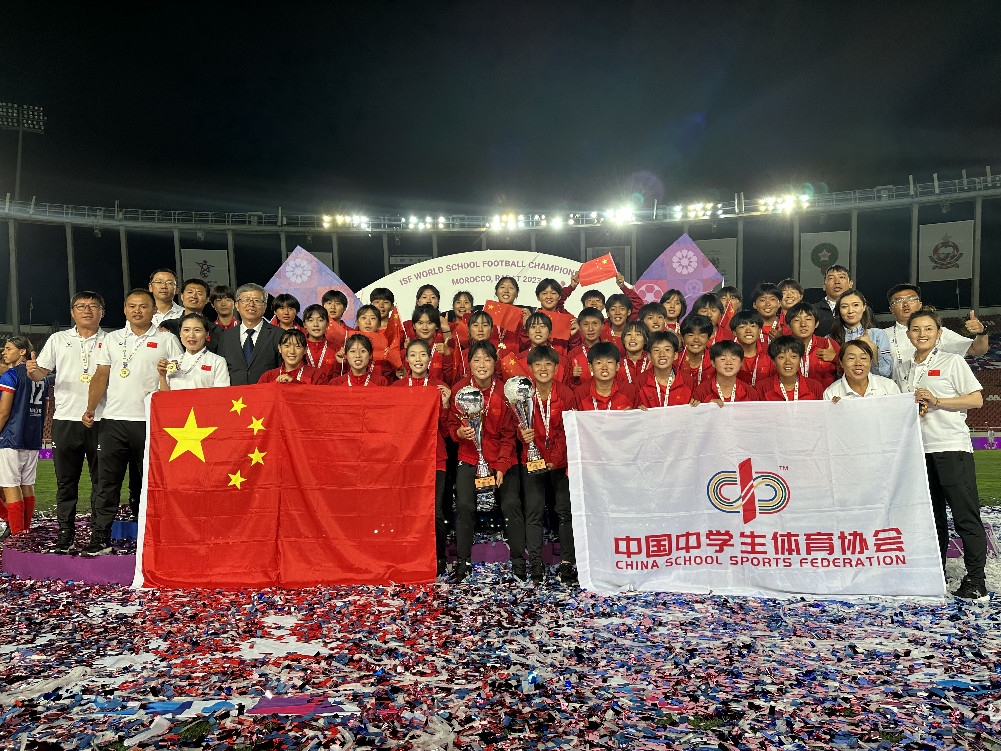 中国队在女子足球比赛上再次获胜，取得好成绩